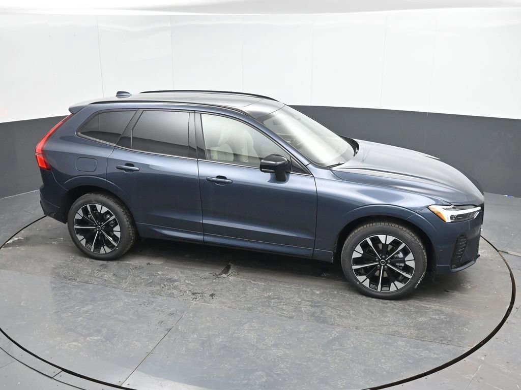 New 2026 Volvo XC60 B5 Plus w/ Climate Package image 31