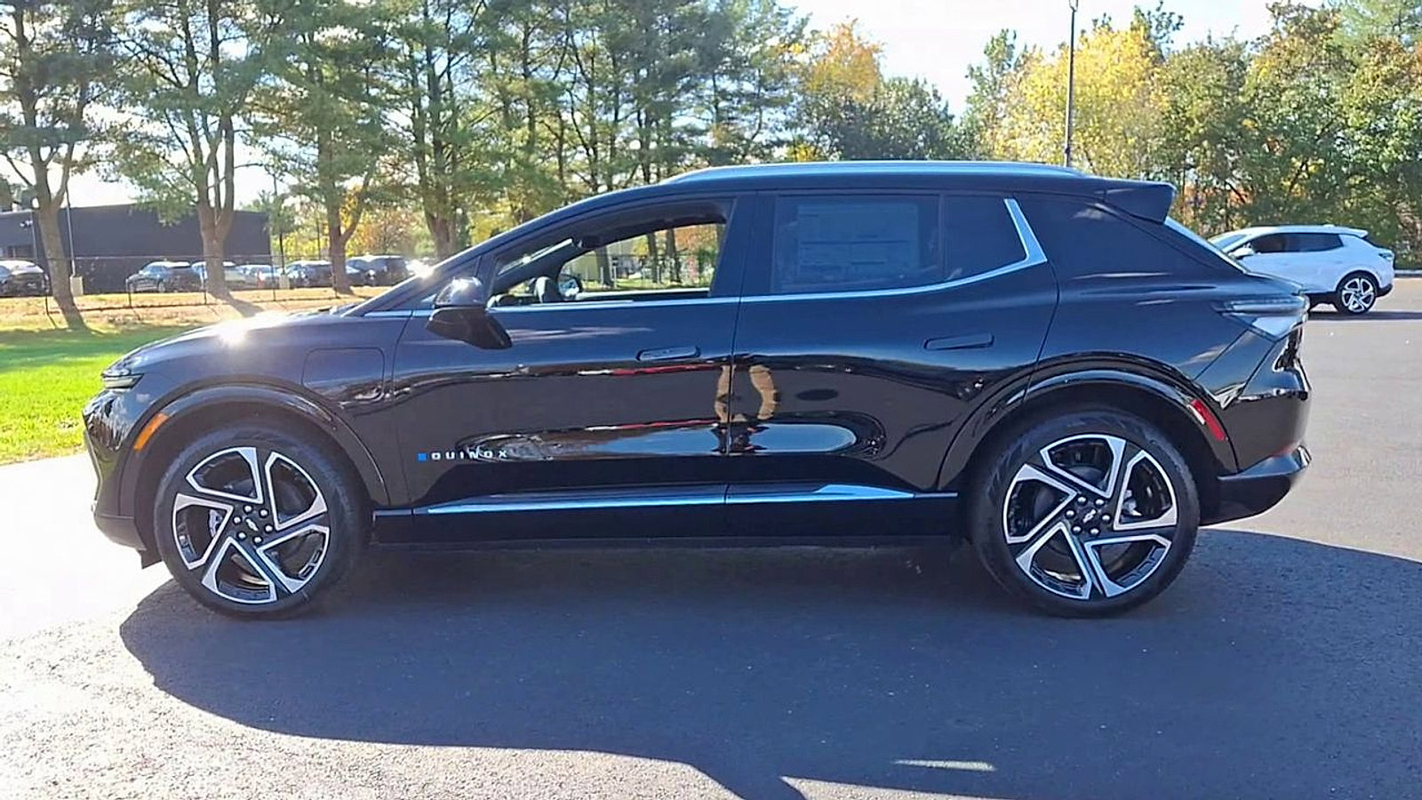 New 2026 Chevrolet Equinox EV LT w/ Convenience Package II image 9