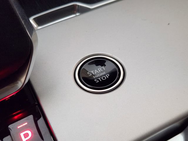 New 2025 Land Rover Range Rover SE image 19