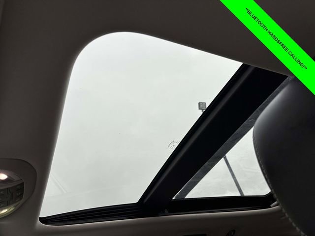Used 2023 Chrysler Pacifica Limited FWD image 8