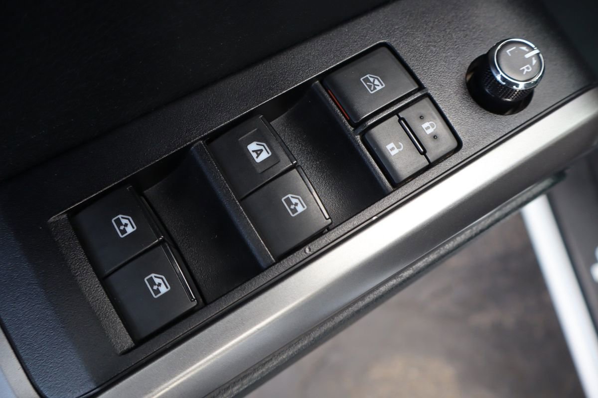 Used 2017 Toyota Tacoma SR5 w/ Tow Package image 27