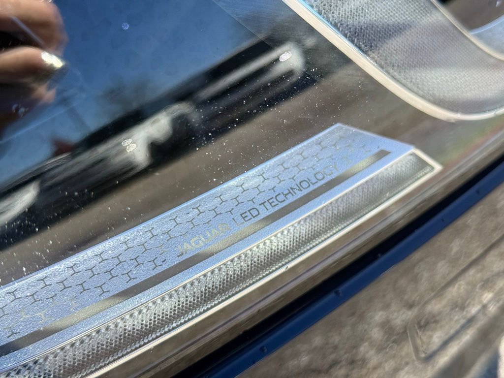 Certified 2024 Jaguar XF R-Dynamic SE image 5