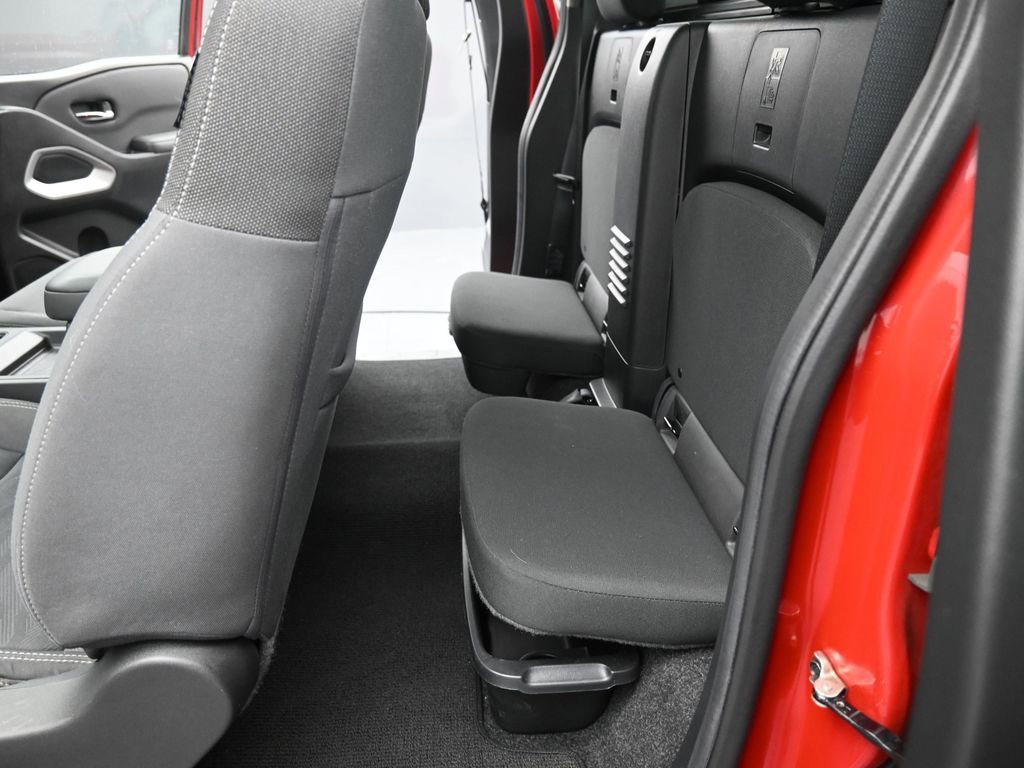 Used 2022 Nissan Frontier SV image 25