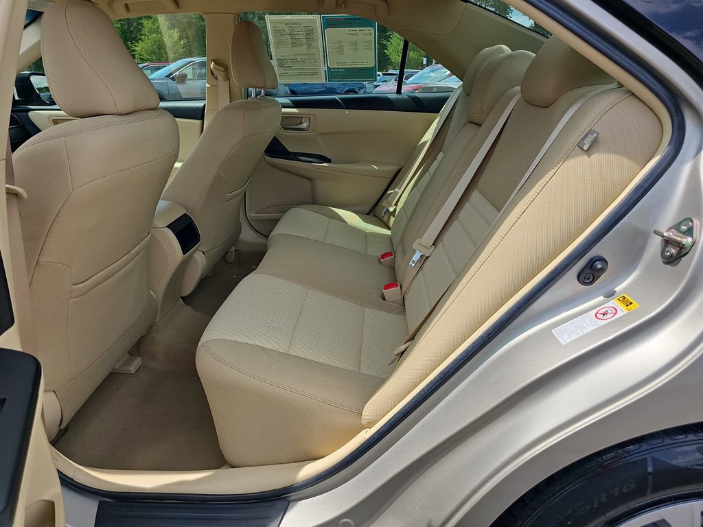Used 2016 Toyota Camry LE FWD image 19