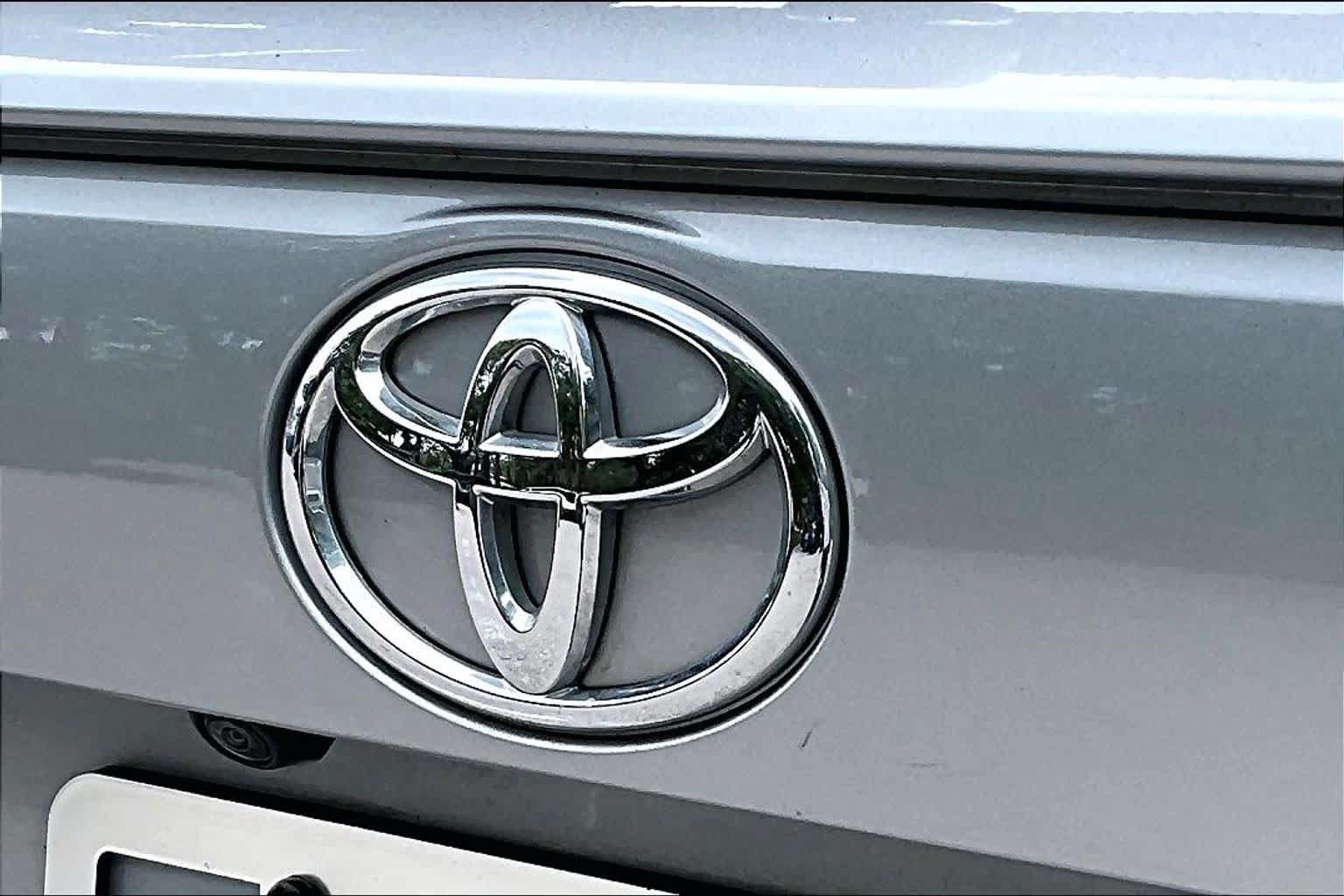 Used 2023 Toyota RAV4 XLE FWD image 52