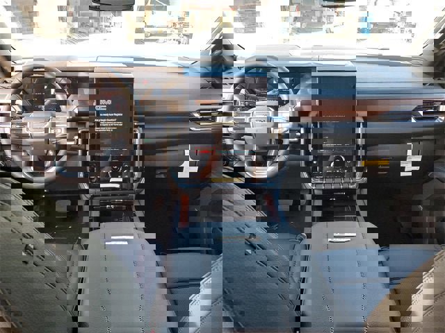 New 2026 GMC Yukon XL Denali image 12