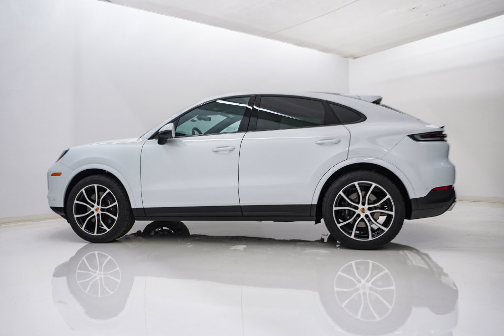 New 2026 Porsche Cayenne Coupe AWD/4WD image 2