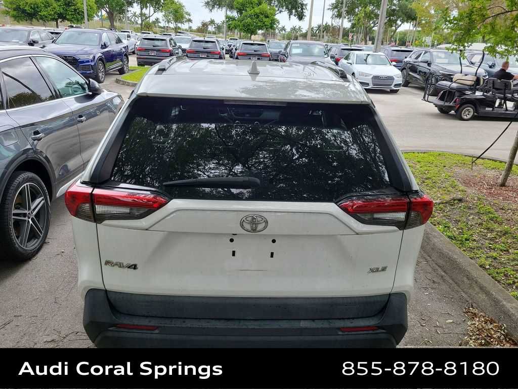 Used 2021 Toyota RAV4 XLE w/ Convenience Package FWD image 16
