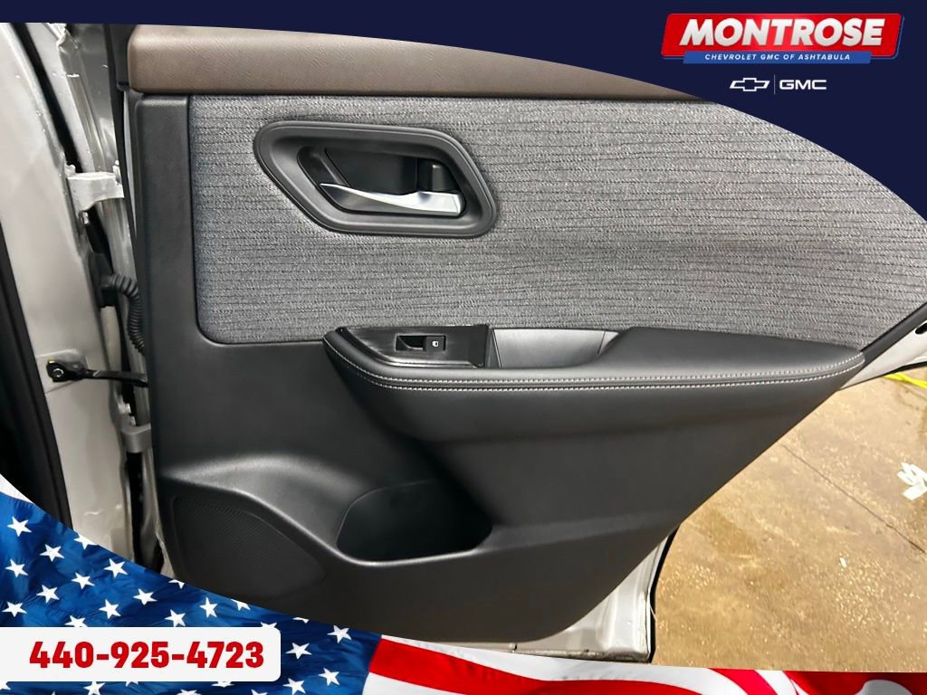 Used 2023 Nissan Rogue SV image 28