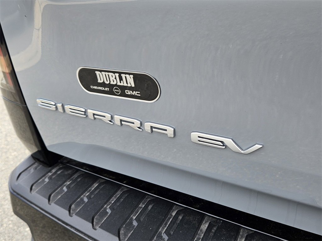 New 2025 GMC Sierra EV Denali image 9