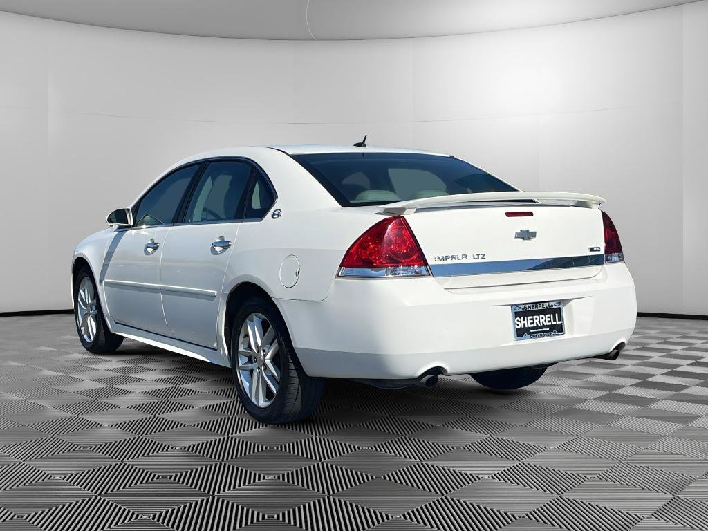 Used 2009 Chevrolet Impala LTZ FWD image 3