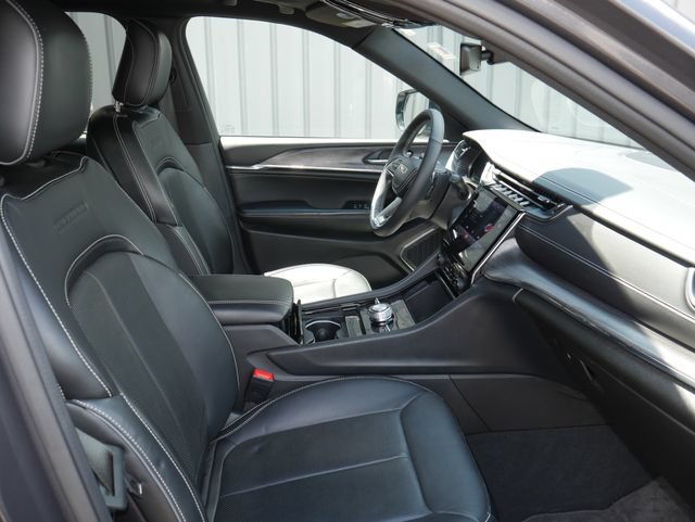 Used 2024 Jeep Grand Cherokee Overland AWD/4WD image 28