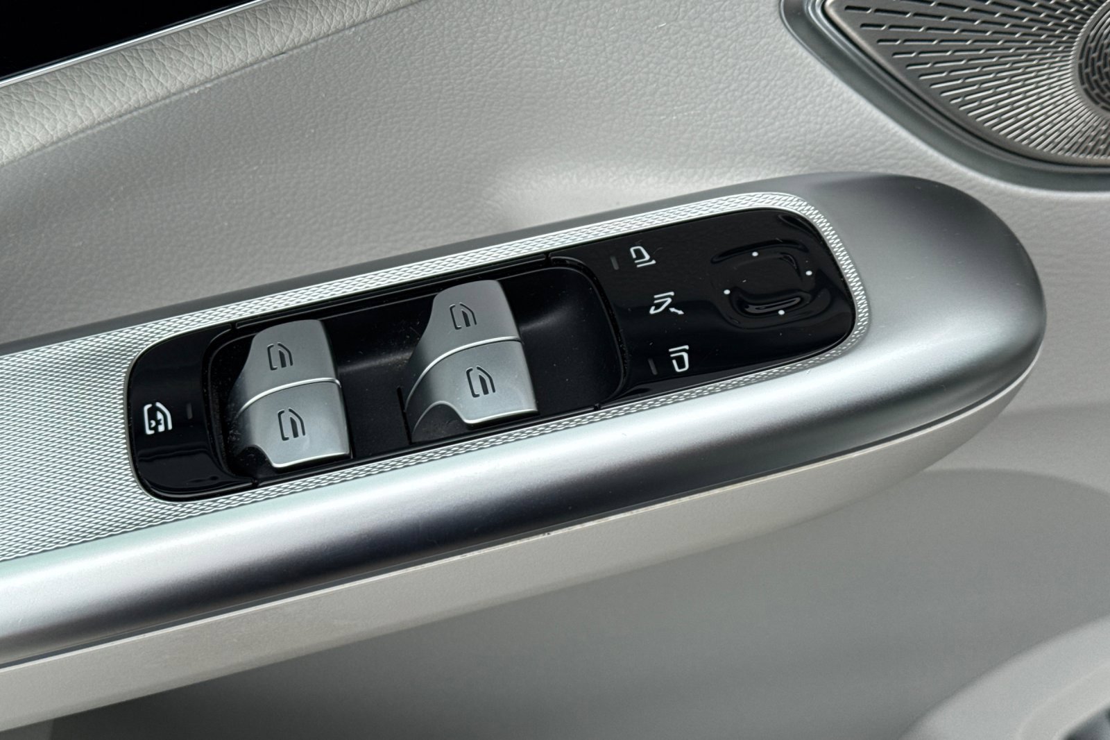 Certified 2023 Mercedes-Benz EQE 500 4MATIC SUV image 13