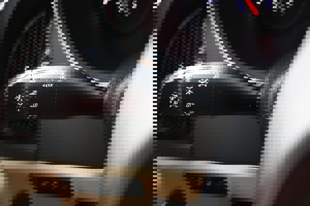 Used 2023 Kia Stinger GT2 image 26