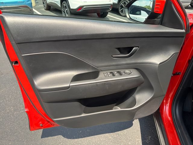 Used 2025 Hyundai Kona SEL FWD image 11