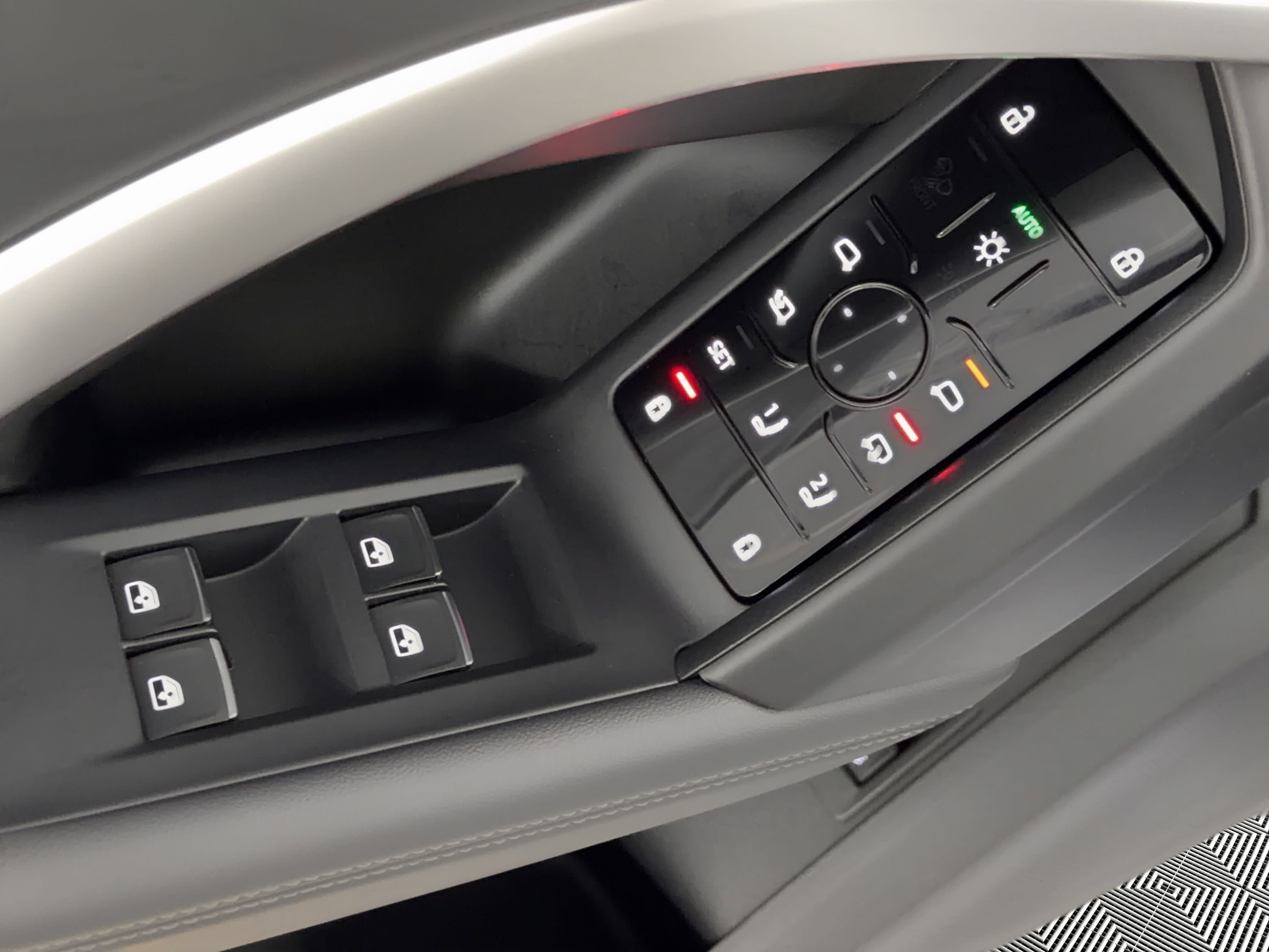 Certified 2025 Audi Q5 Premium w/ Convenience Package image 15