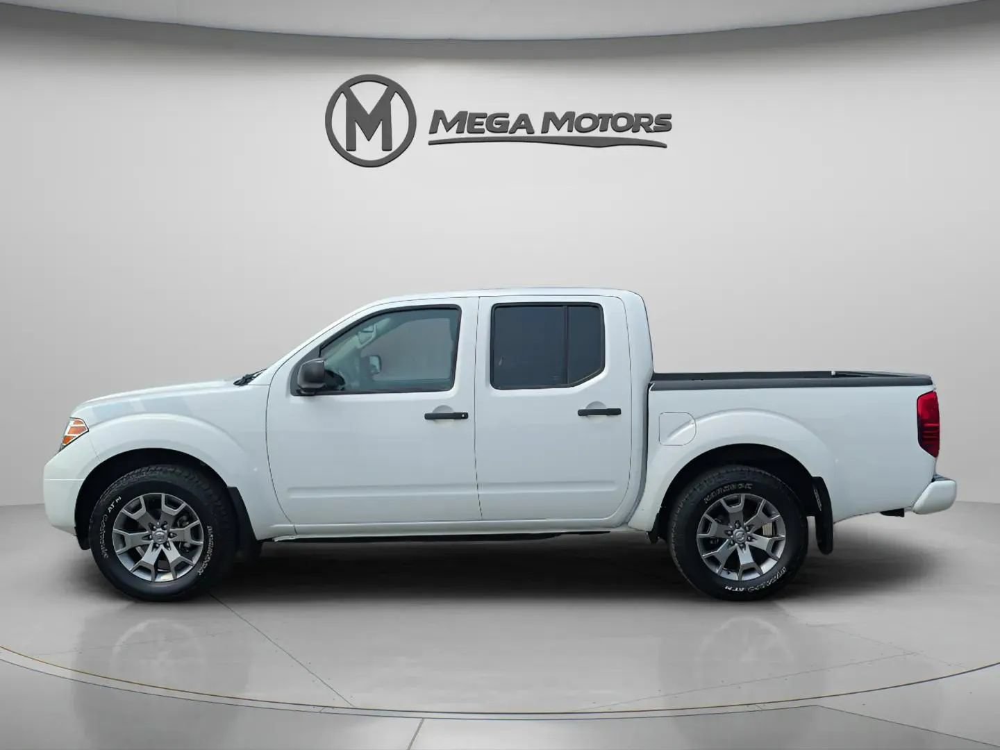 Used 2020 Nissan Frontier SV AWD/4WD image 3