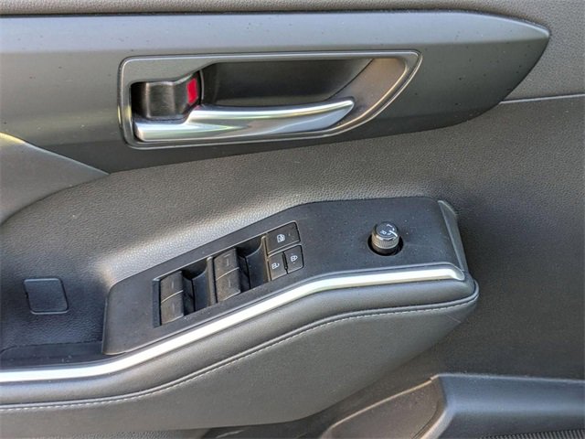 Used 2024 Toyota Highlander XLE image 12
