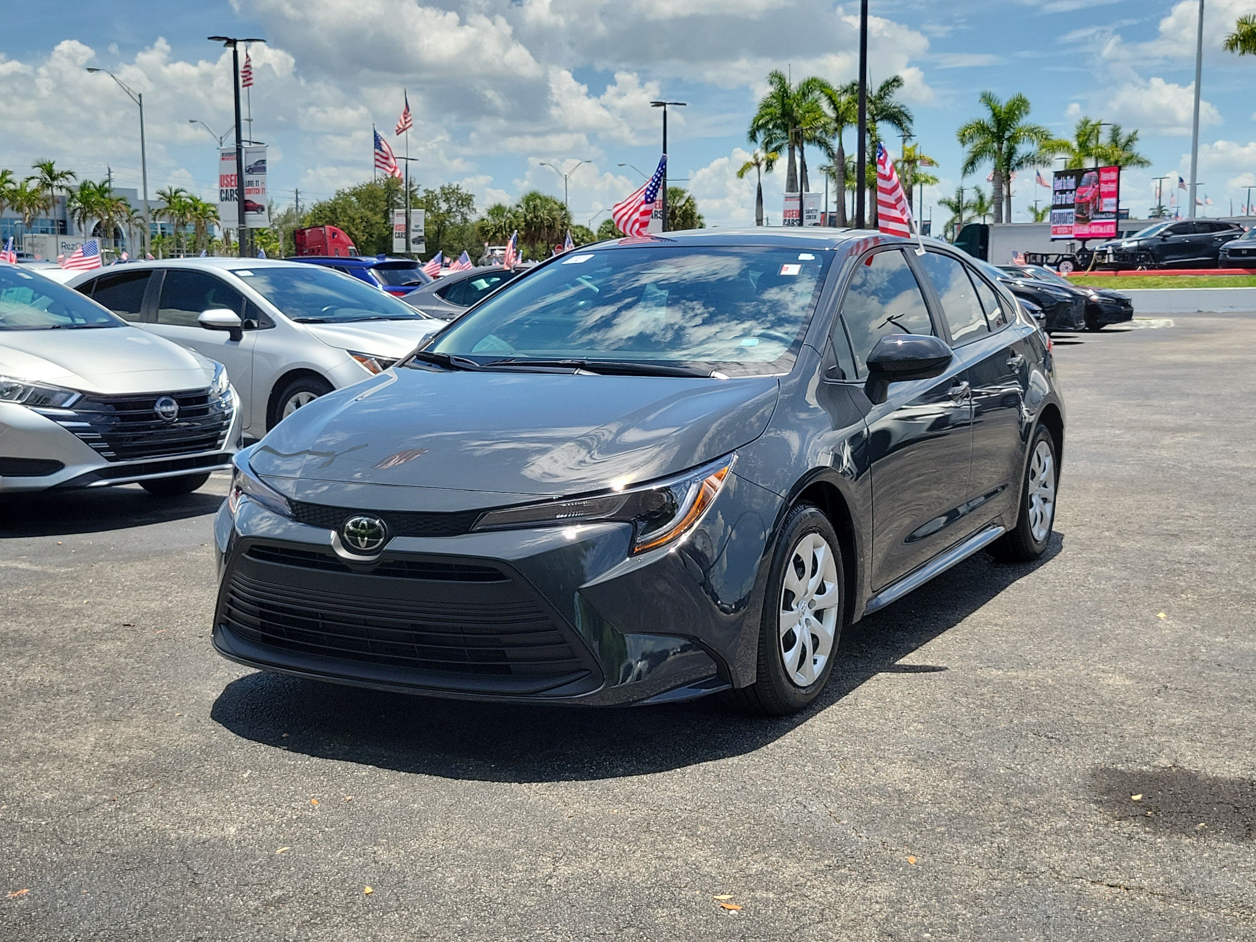 Used 2025 Toyota Corolla LE w/ Convenience Package FWD image 5