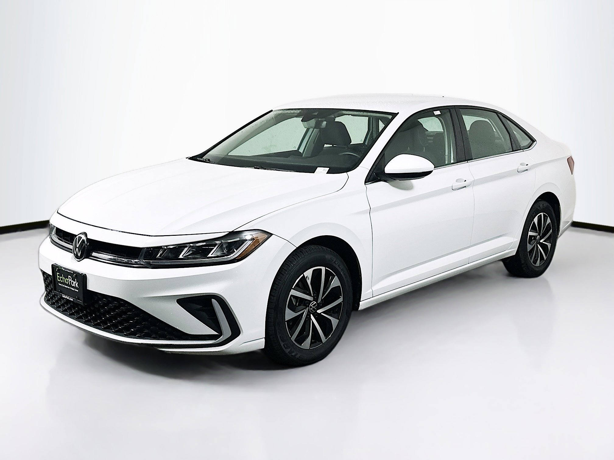 Used 2025 Volkswagen Jetta S image 3