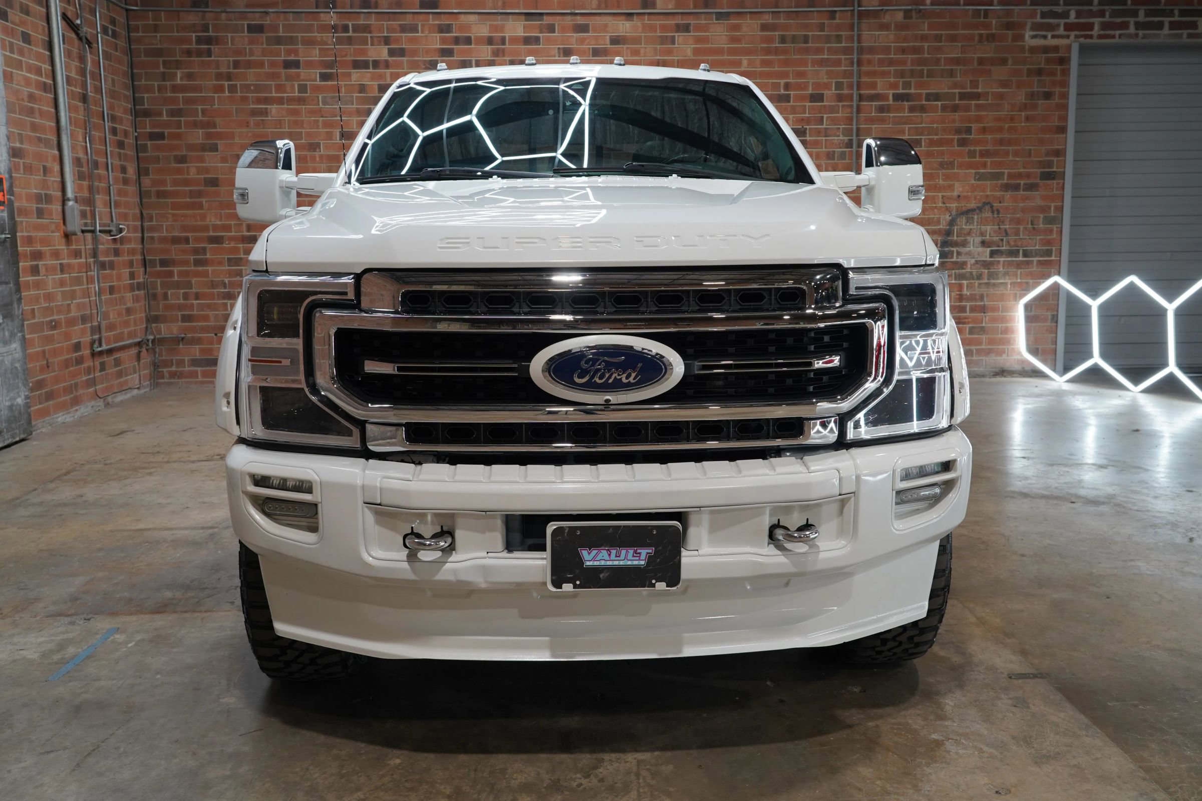 Used 2020 Ford F350 Platinum w/ FX4 Off-Road Package image 5