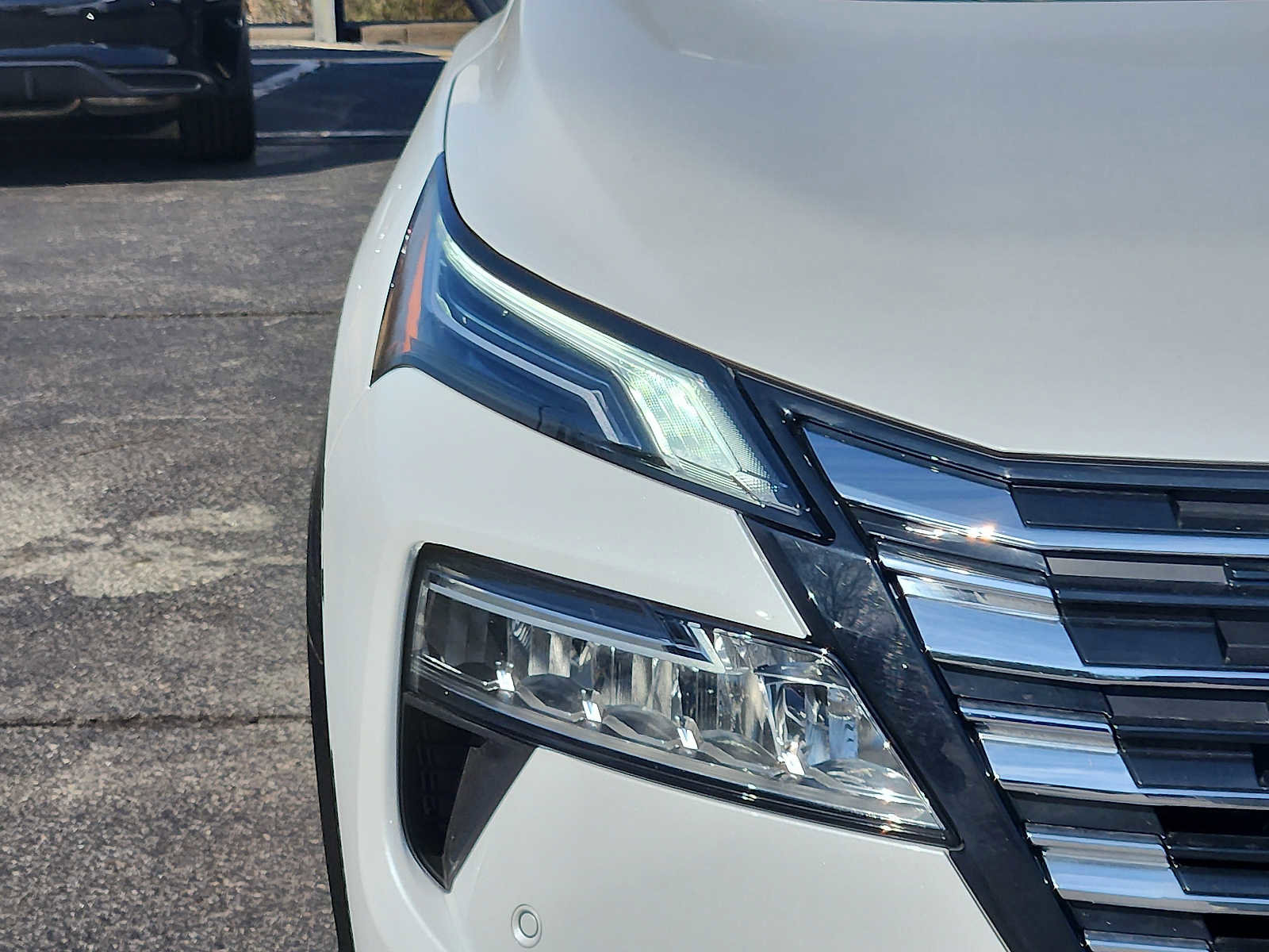 Used 2024 Nissan Rogue Platinum w/ Platinum Premium Package image 9