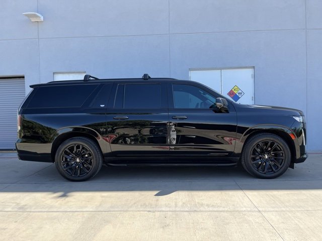 Certified 2022 Cadillac Escalade ESV Sport Platinum w/ LPO, ONYX Package image 4
