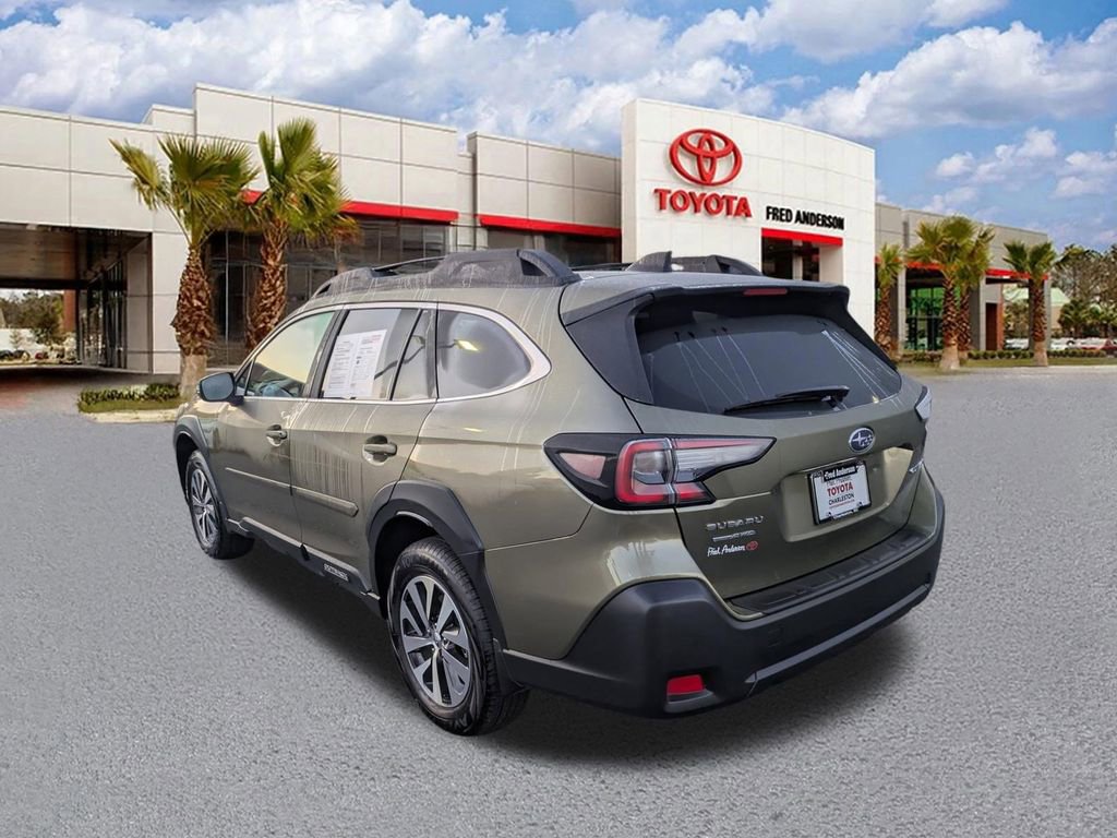 Used 2025 Subaru Outback Premium AWD/4WD image 6