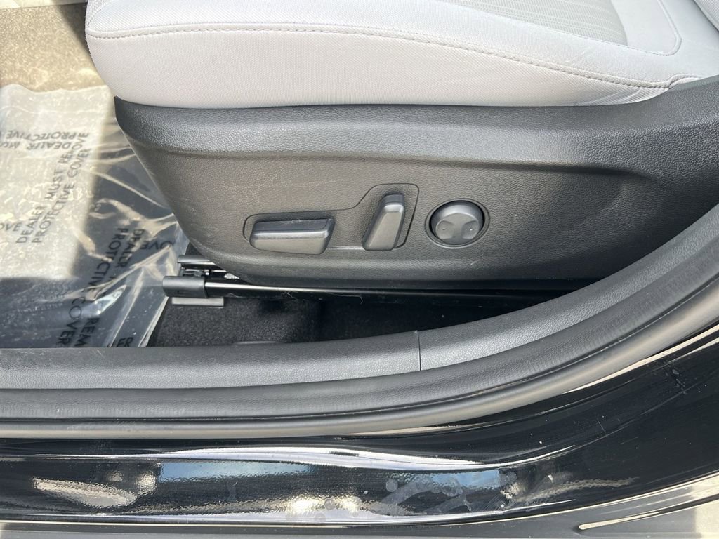 Used 2023 Hyundai Kona SEL w/ Winter Weather Package image 14