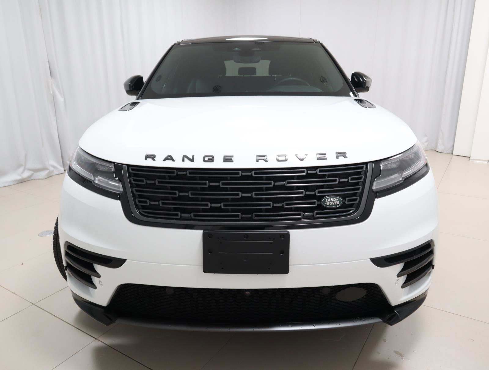 Used 2026 Land Rover Range Rover Velar Dynamic SE image 8
