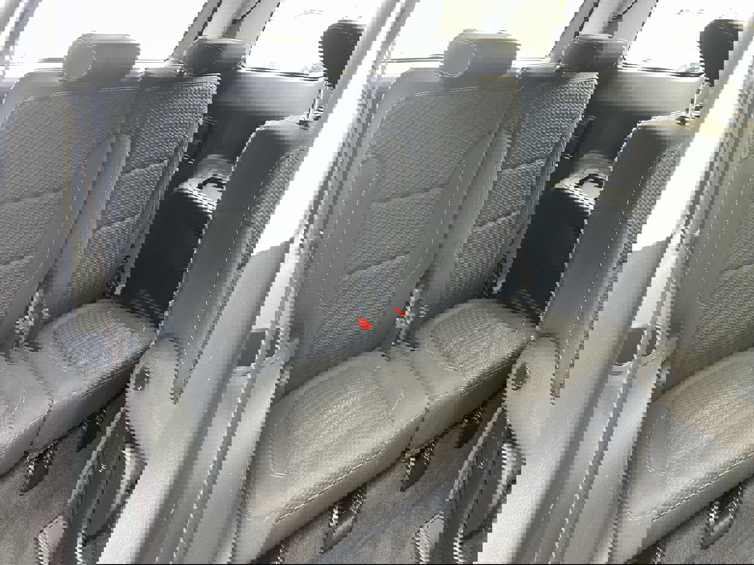 Used 2019 GMC Acadia SLE image 32