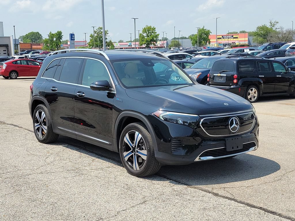 Used 2023 Mercedes-Benz EQB 300 4MATIC w/ Pinnacle Package image 4