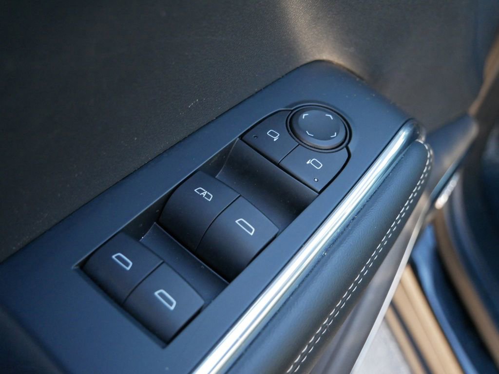 Used 2024 GMC Acadia Elevation image 16