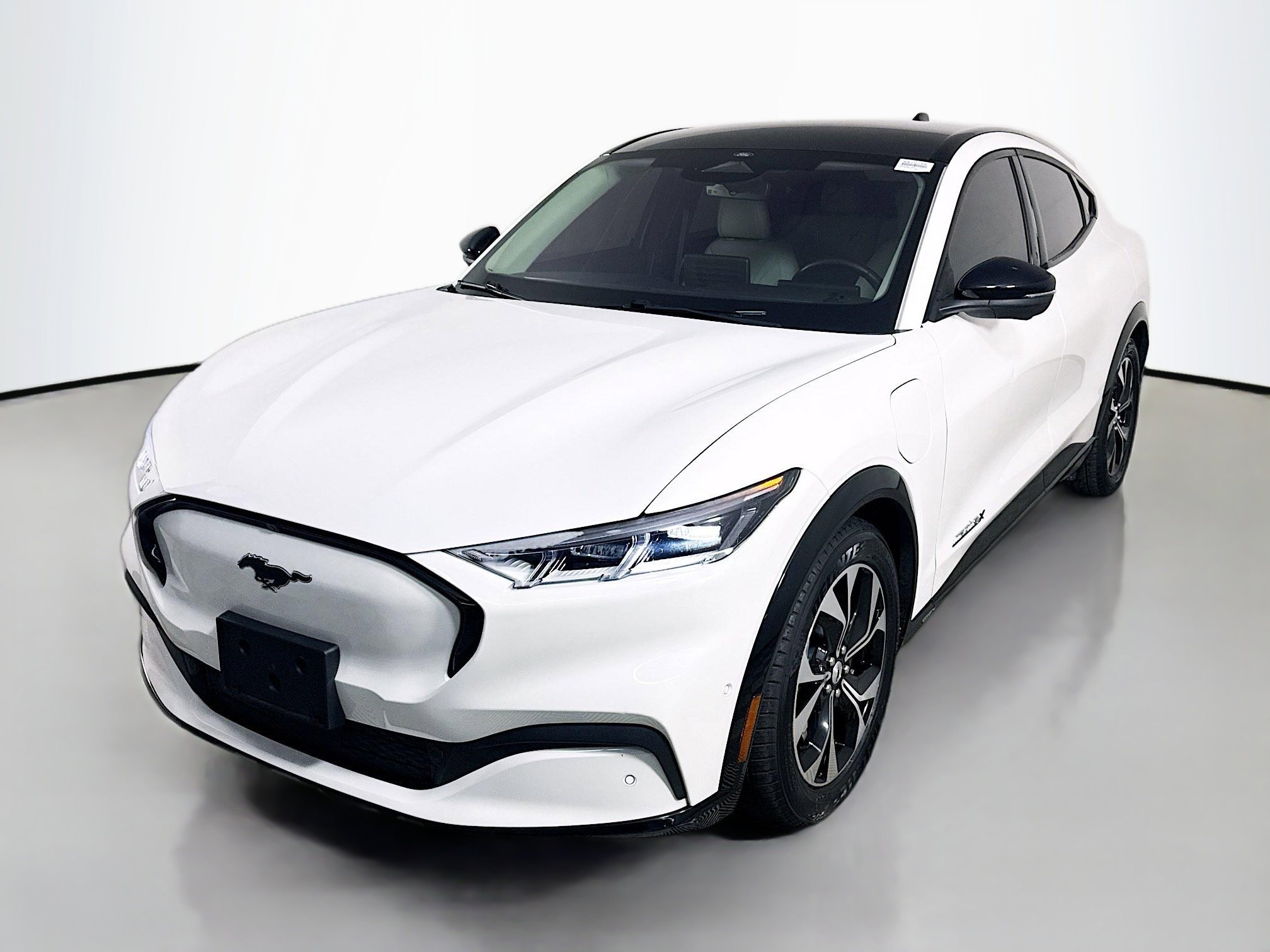 Used 2021 Ford Mustang Mach-E Premium image 4