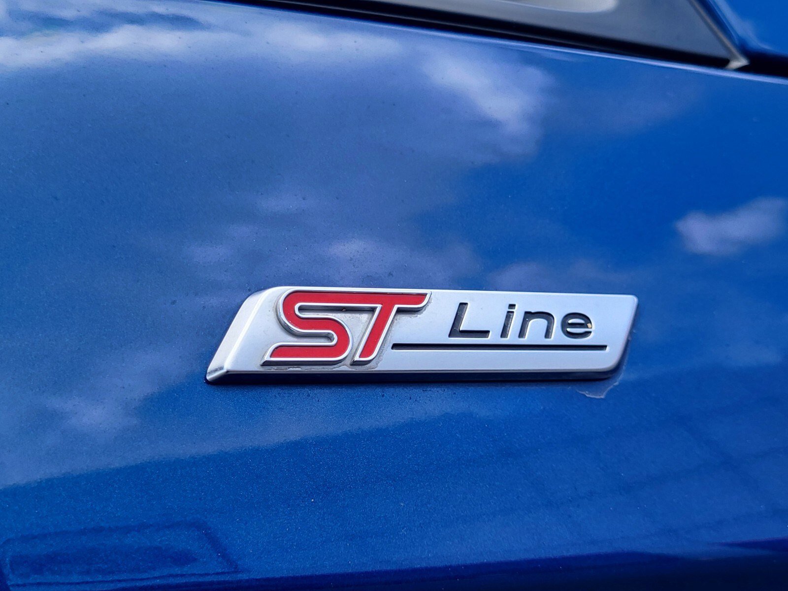 Certified 2022 Ford Edge ST-Line w/ Class II Trailer Tow Package image 10