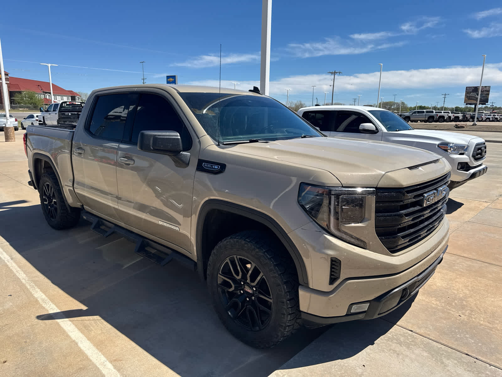 Used 2022 GMC Sierra 1500 Elevation image 4
