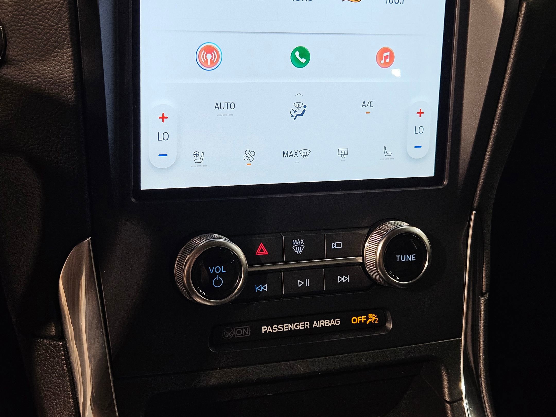 Used 2024 Ford Edge Titanium image 31