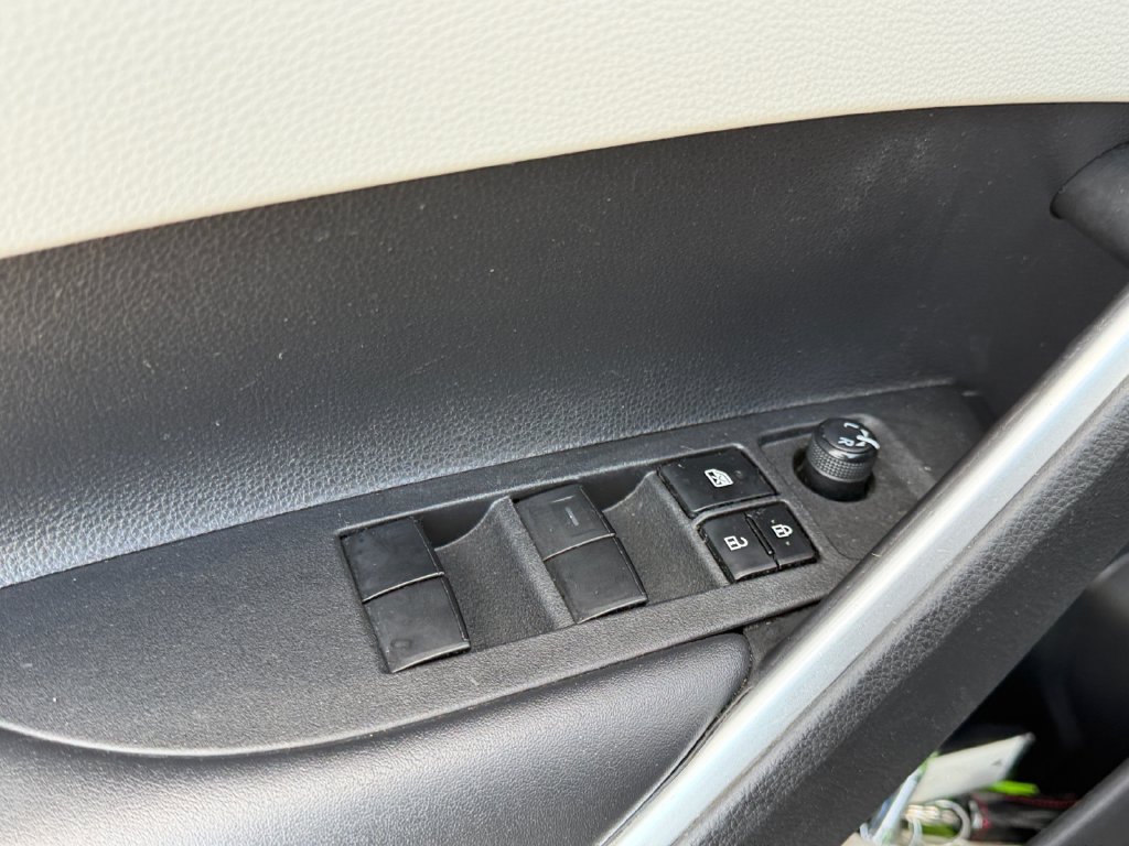 Used 2022 Toyota Corolla Cross LE w/ Moonroof Package AWD/4WD image 13