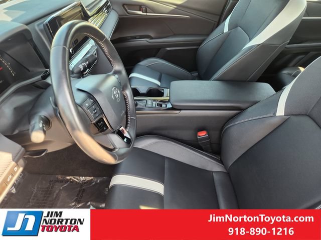 Used 2025 Toyota Camry SE FWD image 13