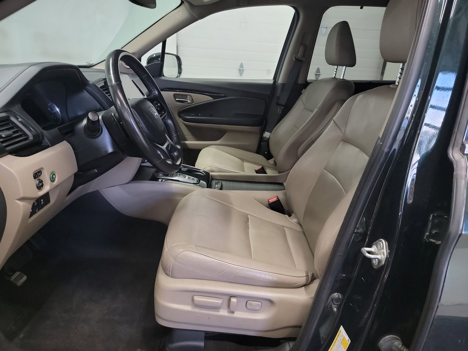 Used 2019 Honda Pilot Touring image 12
