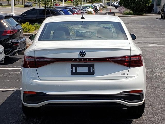 New 2025 Volkswagen Jetta SE image 4