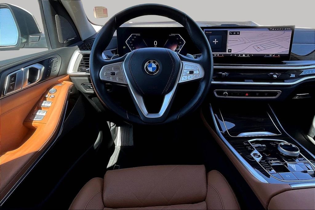 Used 2024 BMW X7 xDrive40i w/ Premium Package AWD/4WD image 8
