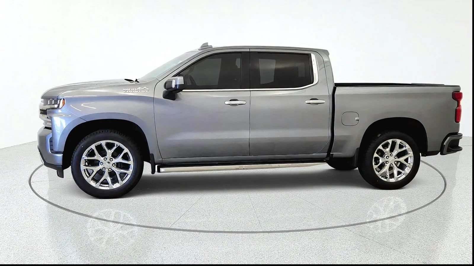Used 2021 Chevrolet Silverado 1500 High Country w/ Technology Package AWD/4WD image 5