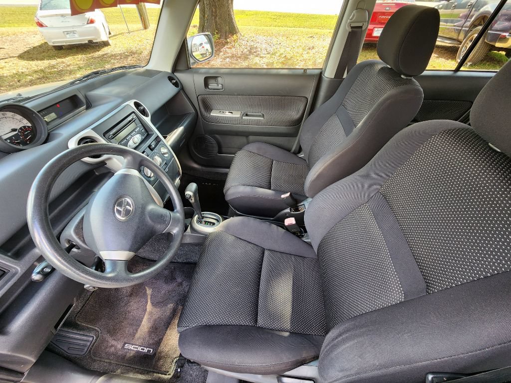 Used 2006 Scion xB FWD image 7