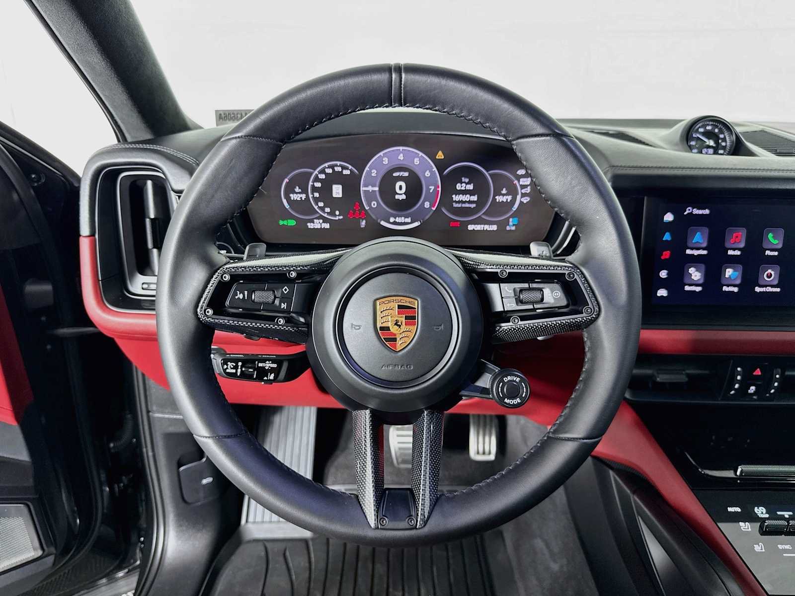 Used 2025 Porsche Cayenne GTS AWD/4WD image 12