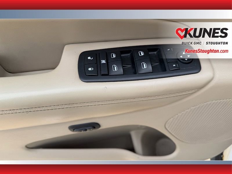 Used 2011 Jeep Grand Cherokee Limited w/ Luxury Group II AWD/4WD image 19