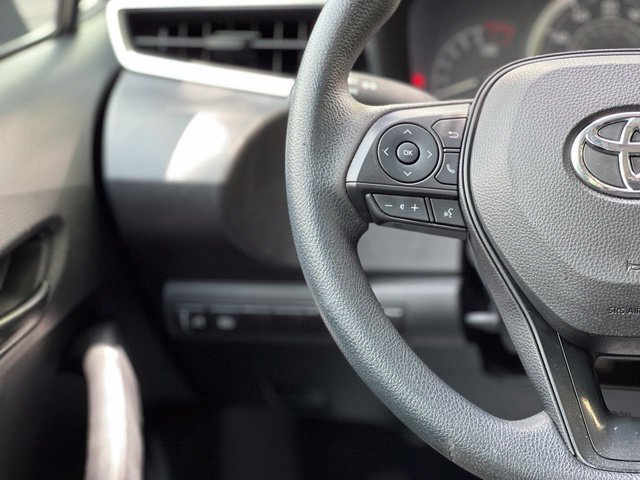 Used 2022 Toyota Corolla LE FWD image 32