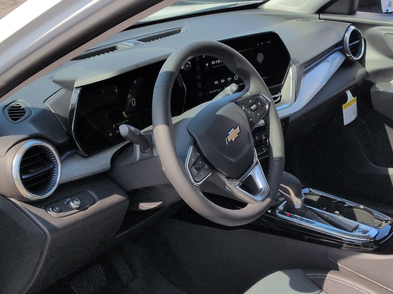 New 2026 Chevrolet Trax LT w/ Driver Confidence Package FWD image 10