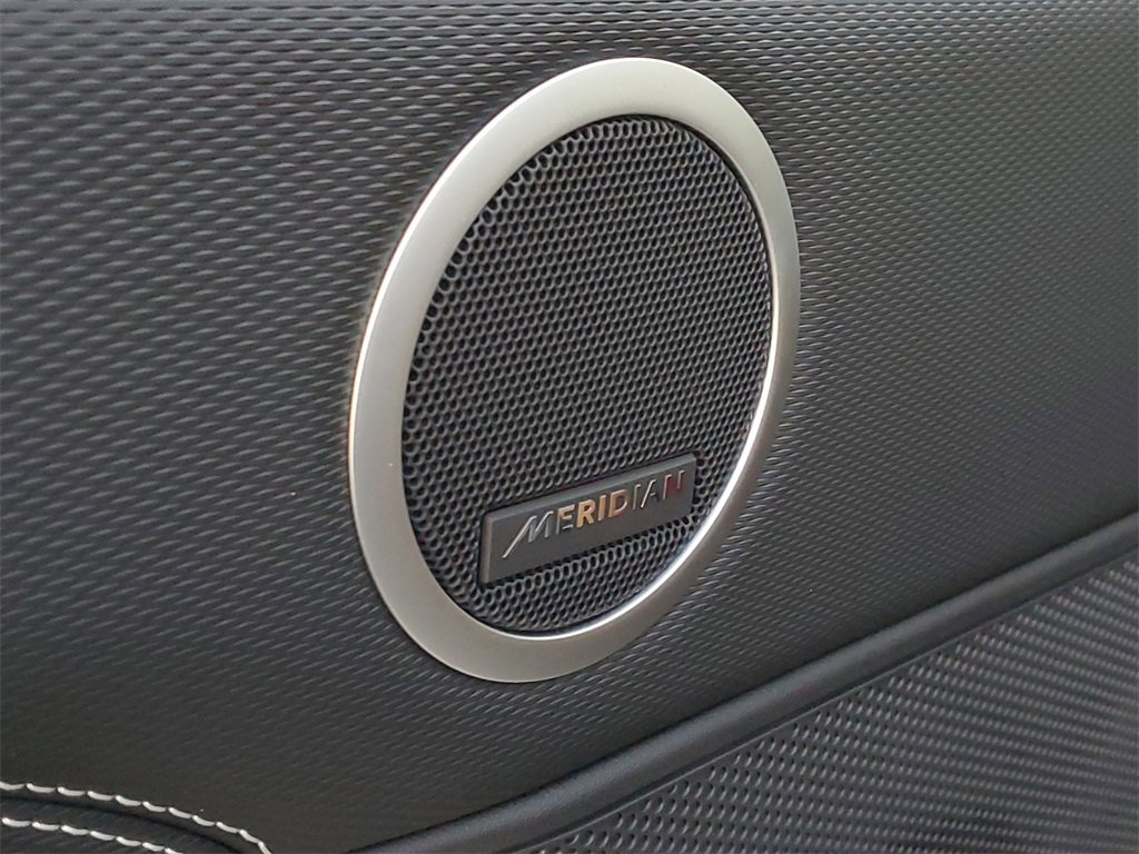 New 2026 Land Rover Discovery Limited Edition image 13