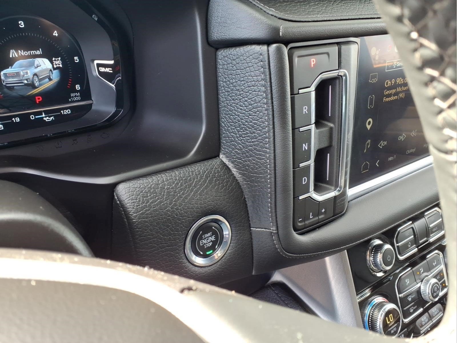 Used 2023 GMC Yukon Denali AWD/4WD image 21